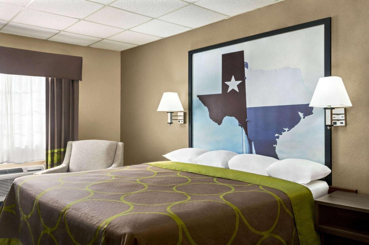 Super 8 By Wyndham Gainesville Tx Экстерьер фото